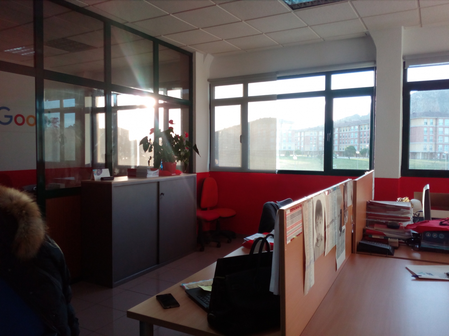 Se alquila oficina en Peñacastillo-Santander