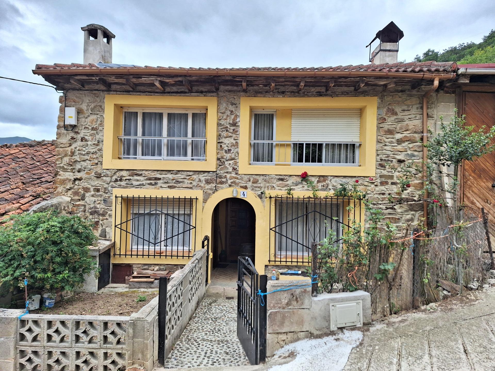Casa con apartamento independiente en Vega de Liébana